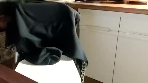 Snapshot of ruan8080 chatting on March 4, 2025, 5:00 am petit cochon online show from March 4, 2025, 5:00 am