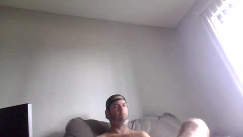 rubbingoneout714 online show from November 14, 2025, 4:28 pm