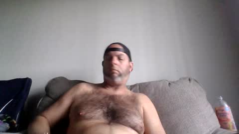 Snapshot of rubbingoneout714 chatting on February 10, 2026, 7:07 pm rubbingoneout714 online show from February 10, 2026, 7:07 pm