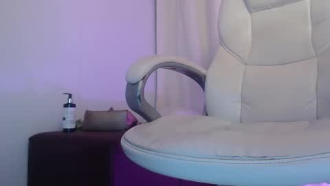 Rubi online show from November 9, 2025, 12:42 am