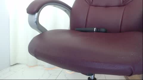 Snapshot of rubi_halliwey chatting on April 17, 2026, 6:44 pm Rubi online show from April 17, 2026, 6:44 pm