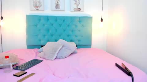 Snapshot of rubiroose chatting on December 22, 2024, 10:36 pm Rubii online show from December 22, 2024, 10:36 pm