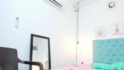 Snapshot of rubiroose chatting on February 8, 2025, 11:02 pm Rubii online show from February 8, 2025, 11:02 pm