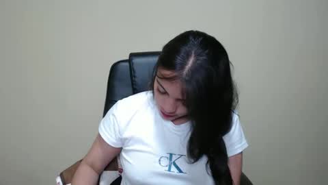 Snapshot of ruby_and_aron chatting on December 21, 2024, 1:26 am RUBY AND ARON online show from December 21, 2024, 1:26 am