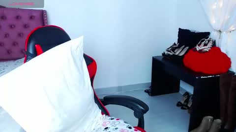 Snapshot of ruby_lowell chatting on October 22, 2025, 6:18 pm RUBY online show from October 22, 2025, 6:18 pm