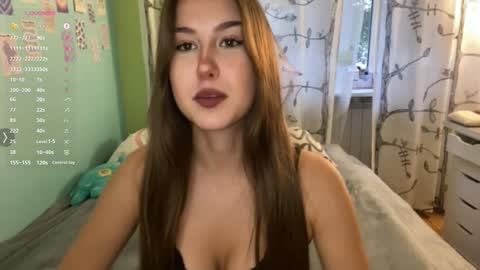 Leslie online show from September 17, 2025, 2:41 pm