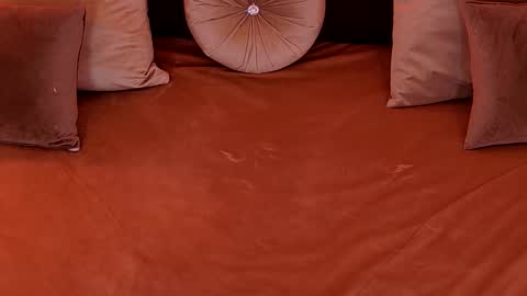 Ruby Luxe online show from March 8, 2026, 6:06 am