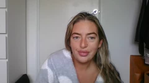 rubyredxxxoxxx online show from October 18, 2025, 7:53 am