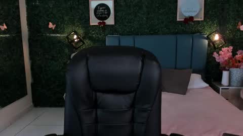 Snapshot of rubyvixxen_ chatting on November 1, 2025, 3:52 am Ruby online show from November 1, 2025, 3:52 am