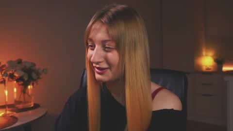 Mila online show from April 19, 2026, 6:10 pm