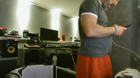 Snapshot of ruffi77 chatting on January 23, 2025, 9:50 pm Chico que rico Caliente online show from January 23, 2025, 9:50 pm