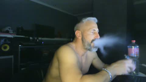 Snapshot of ruffi77 chatting on February 5, 2025, 9:07 pm Chico que rico Caliente online show from February 5, 2025, 9:07 pm
