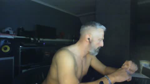 Snapshot of ruffi77 chatting on February 6, 2025, 4:21 am Chico que rico Caliente online show from February 6, 2025, 4:21 am