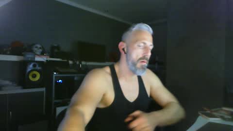 Snapshot of ruffi77 chatting on March 8, 2025, 11:37 am Chico que rico Caliente online show from March 8, 2025, 11:37 am