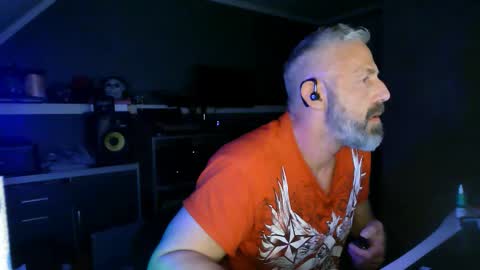 Chico que rico Caliente online show from November 1, 2025, 4:36 am