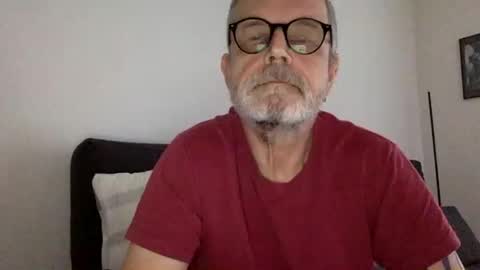 Jimi online show from November 17, 2025, 8:31 am