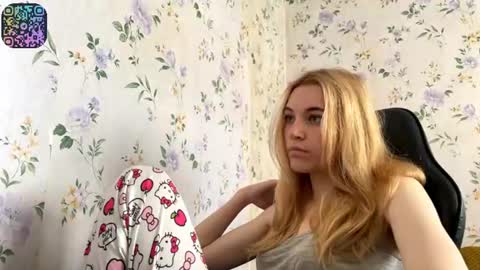 Lisa and Vlad online show from June 12, 2026, 9:19 am
