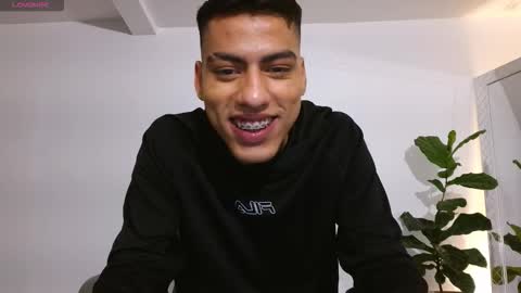  R U S S E L L  online show from November 13, 2025, 1:15 am