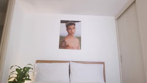  R U S S E L L  online show from March 3, 2026, 8:48 pm