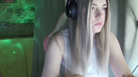 Snapshot of ruthsimp chatting on January 15, 2025, 10:35 pm Tanyushka online show from January 15, 2025, 10:35 pm