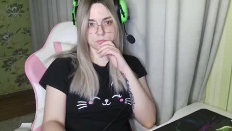 Tanyushka online show from April 2, 2026, 7:33 pm