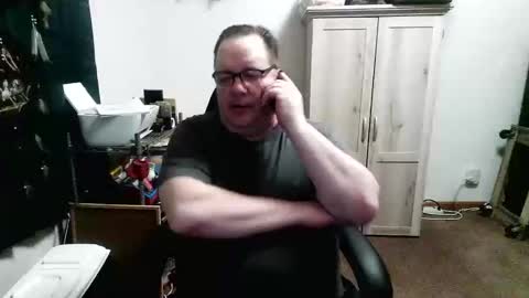 rwzar_1965 online show from April 2, 2026, 2:42 am