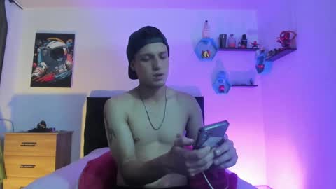 Snapshot of ryan15_ chatting on January 25, 2025, 4:46 pm Ryan 15 online show from January 25, 2025, 4:46 pm