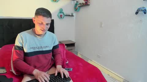 Snapshot of ryan15_ chatting on February 3, 2025, 12:03 pm Ryan 15 online show from February 3, 2025, 12:03 pm