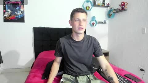 Snapshot of ryan15_ chatting on February 10, 2025, 12:08 pm Ryan 15 online show from February 10, 2025, 12:08 pm
