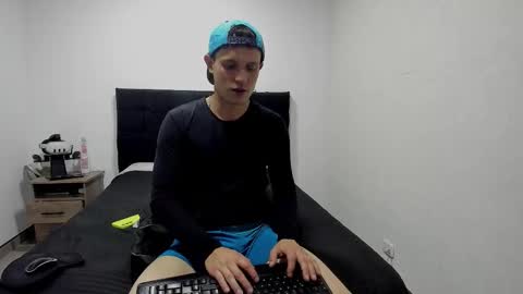 Snapshot of ryan15_ chatting on February 14, 2026, 11:18 am Ryan 15 online show from February 14, 2026, 11:18 am