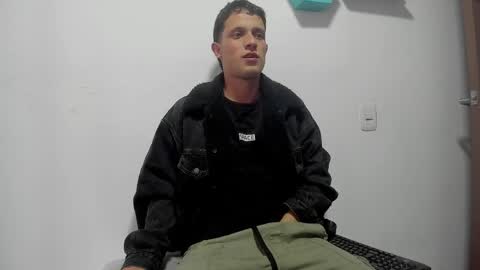 Snapshot of ryan15_ chatting on April 5, 2026, 8:17 pm Ryan 15 online show from April 5, 2026, 8:17 pm