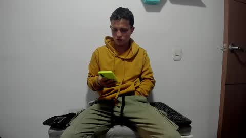 Snapshot of ryan15_ chatting on April 12, 2026, 11:37 am Ryan 15 online show from April 12, 2026, 11:37 am