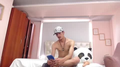 Snapshot of ryan_maxy chatting on January 16, 2025, 6:37 pm ryan online show from January 16, 2025, 6:37 pm