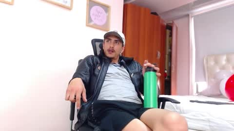 Snapshot of ryan_maxy chatting on February 15, 2025, 6:33 pm ryan online show from February 15, 2025, 6:33 pm