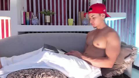 Ryan online show from October 21, 2025, 3:18 am