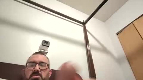 Snapshot of ryanihde2025 chatting on March 5, 2026, 11:45 pm ryanihde2025 online show from March 5, 2026, 11:45 pm