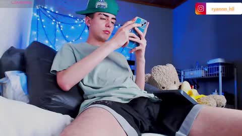 Ryannhill  online show from October 17, 2025, 7:22 am