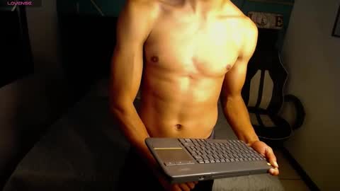 Snapshot of ryanpricee chatting on December 18, 2024, 5:59 am RyanPricee online show from December 18, 2024, 5:59 am