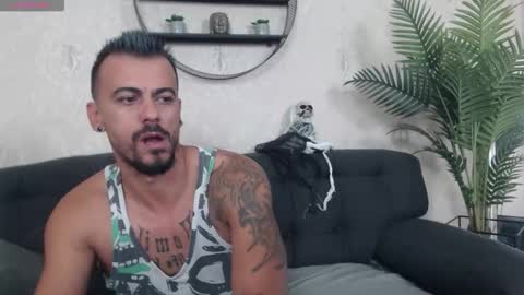 Snapshot of ryanvibe chatting on October 15, 2025, 12:05 pm Ryan online show from October 15, 2025, 12:05 pm