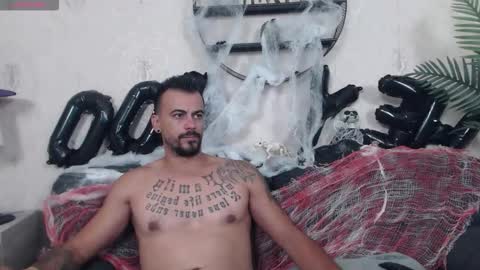 Snapshot of ryanvibe chatting on October 18, 2025, 11:33 am Ryan online show from October 18, 2025, 11:33 am