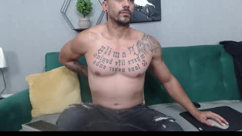 Snapshot of ryanvibe chatting on November 12, 2025, 4:07 pm Ryan online show from November 12, 2025, 4:07 pm