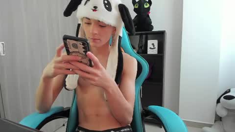 RYO BLEU online show from July 16, 2026, 4:35 pm