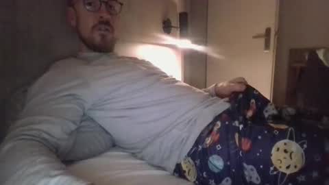 Snapshot of s_i_q chatting on November 19, 2025, 3:39 am s_i_q online show from November 19, 2025, 3:39 am