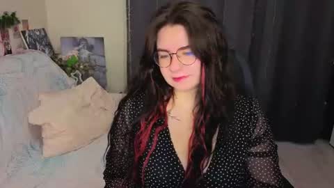 Kate online show from June 19, 2026, 7:28 pm