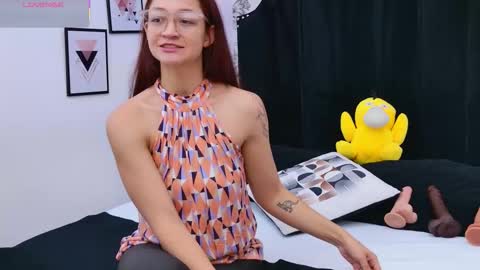 Saara Brown online show from November 20, 2025, 12:16 pm