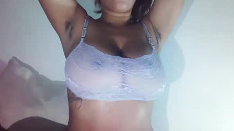 Snapshot of saavaghechick chatting on February 18, 2025, 12:37 am Jeane online show from February 18, 2025, 12:37 am
