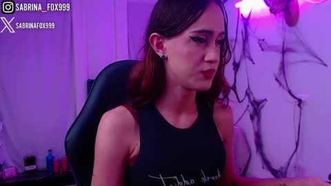 sabrina fox online show from November 19, 2025, 4:34 am