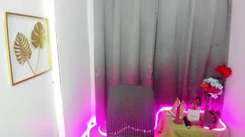 Snapshot of sabrina_inviting chatting on November 3, 2025, 9:48 pm Sabrina online show from November 3, 2025, 9:48 pm