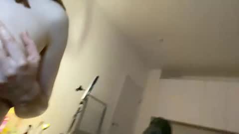 Snapshot of sabrinaanddaniel chatting on January 23, 2025, 11:36 pm SabrinaDaniel online show from January 23, 2025, 11:36 pm