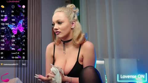 Snapshot of sabrinajadex chatting on March 12, 2025, 10:48 am SabrinaJade online show from March 12, 2025, 10:48 am